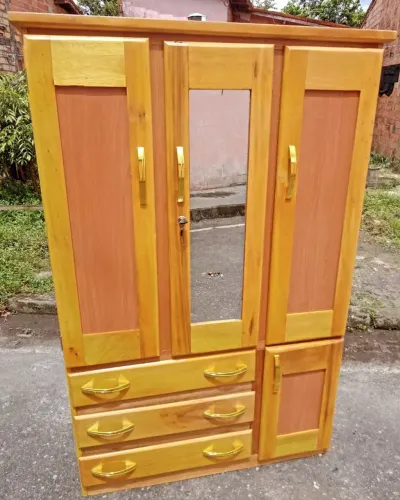 GUARDA ROUPA - DE MADEIRA MACIÇA NOVO COM ESPELHO!