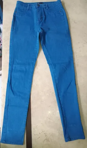 Desapego jeans feminino tamanho 38 Azul sem marca (Lojas Marisa) desbotado na barra