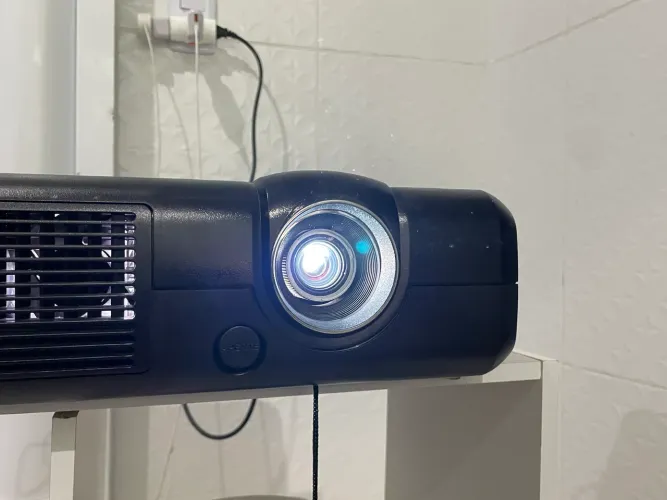 Projetor com computador integrado