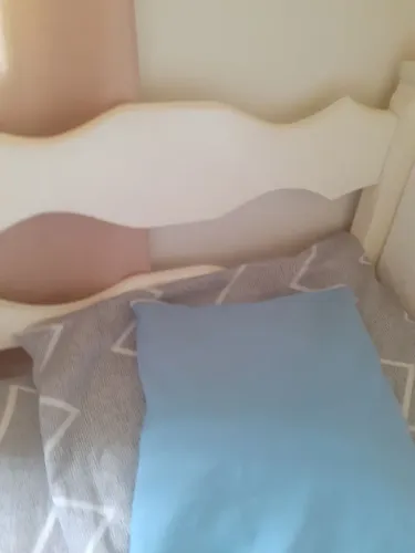 Cama de madeira solteiro