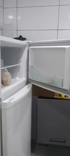 Geladeira cônsul 220