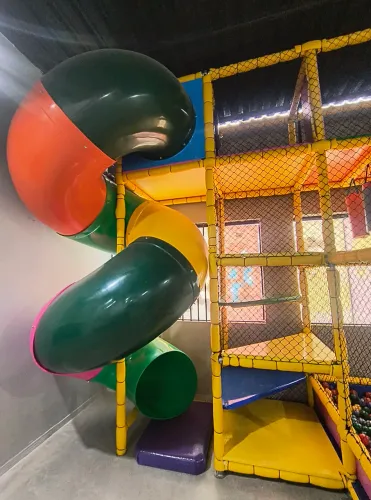 Kid play manutenção, reparos desmontagem e montagem para mudança de local