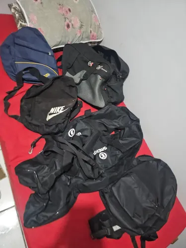 Mochilas e bolsas diversas