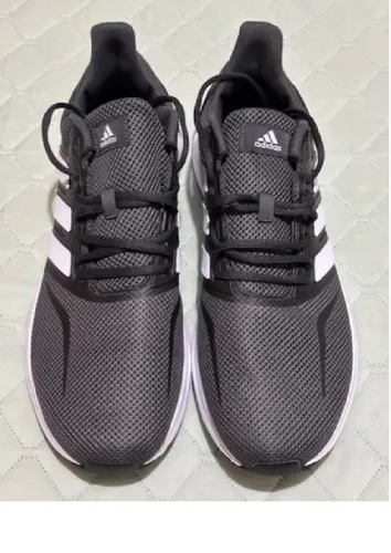 Tênis Adidas + Jaqueta