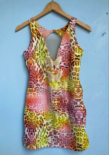 Vestido de Oncinha com Detalhe de Borboleta, Tam P