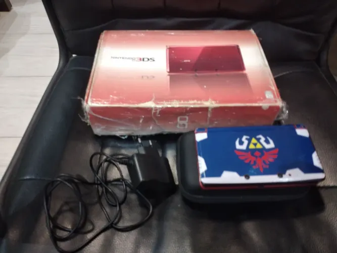 Nintendo 3DS Vermelho + Capa e Carregador + case+ desbloqueio