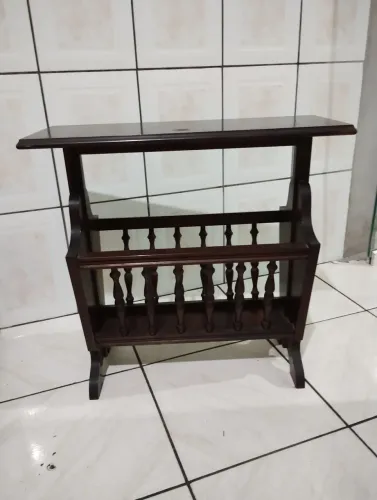 Móvel de madeira nobre Mogno