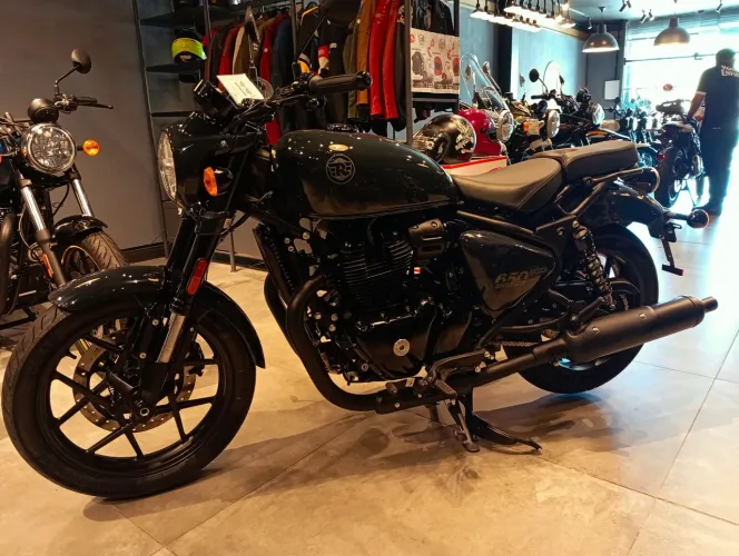 Royal enfield shotgun 650