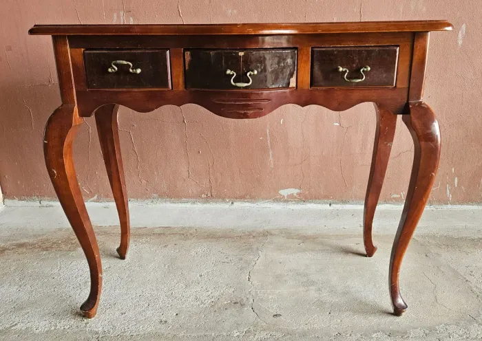 Mesa de canto, com 3 Gavetas