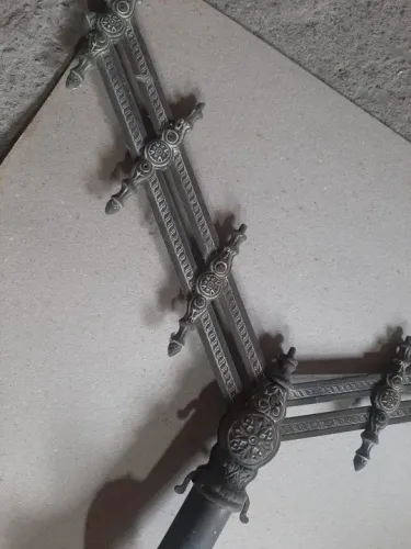 Menorah antigo de ferro - peça única