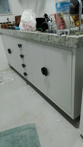 Balcão de Cozinha Cinza com Gavetas