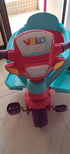 Triciclo Infantil Velo Baby que toca som e acende luz