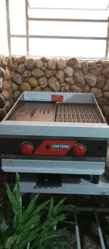 NZ. Chapa e Broiler profissional gás CROYDON 