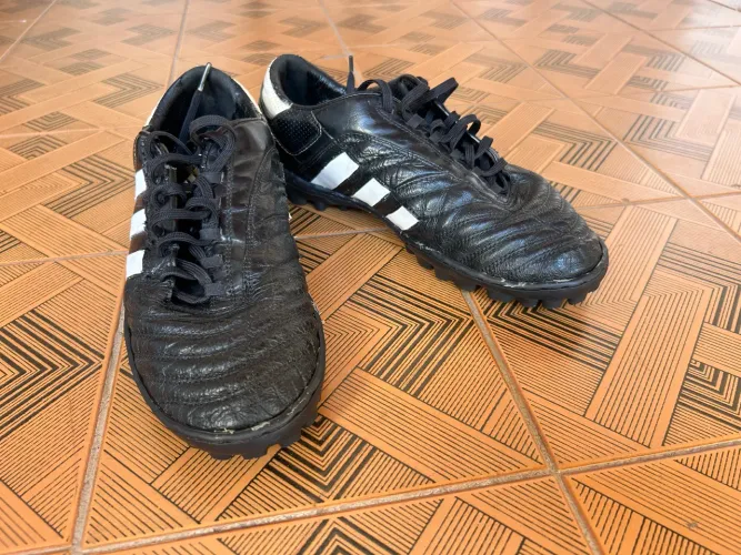 Chuteira Adidas Adipure III TF