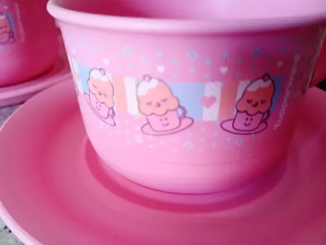 CONJUNTO TUPPERWARE 4 XÍCARAS COM PIRES CUPCAKE SOFT CANDY NUNCA USADO - ORIGINAL
