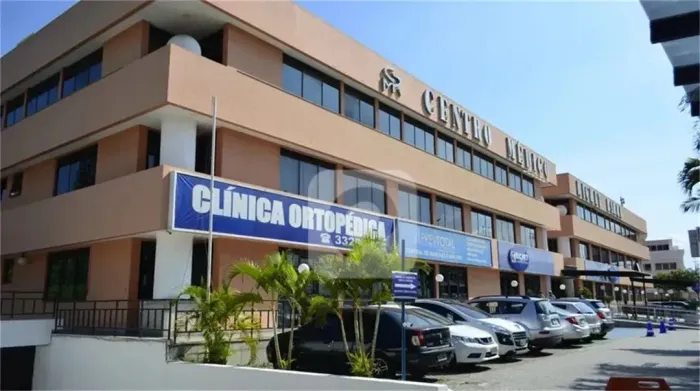 Ampla Sala Comercial 74m² Mobiliada no Centro Médico Richet 1 vaga a Venda