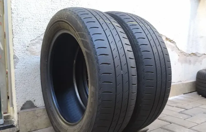 Par de Pneus aro 15 Bridgestone (185/60/15)