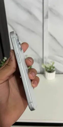 iPhone 15 Branco 128GB - Saúde da Bateria 100% (Excelente Estado)