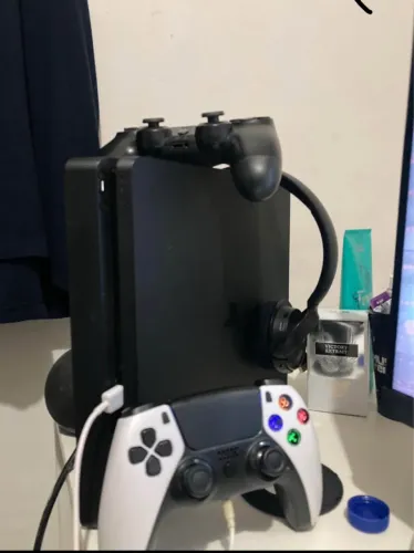 Ps4 a venda dois controles oportunidade