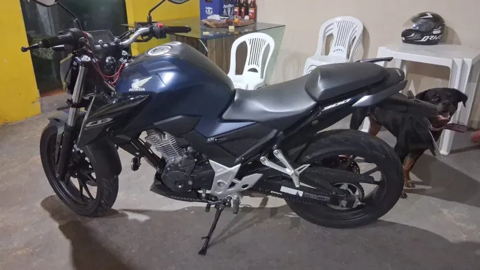 Moto top nova quitada troco por Sahara e dou volta ou assumo financiamento