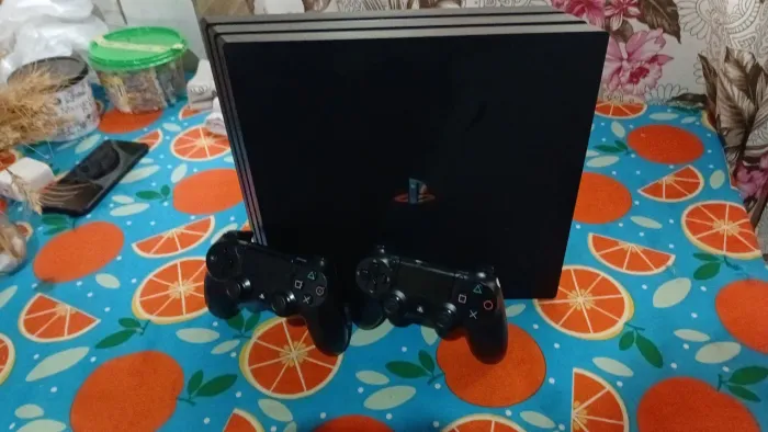 Vendo PS4 PRO