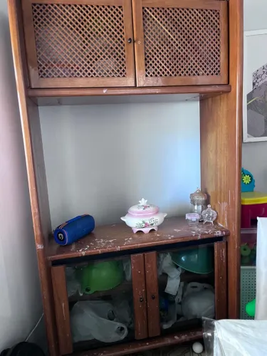 ESTANTE PARA SALA - RELIQUIA ( MADEIRA )