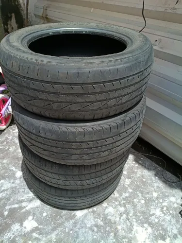 Vendo pneus 4 pneus aro 15