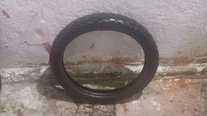 Pneu dianteiro meia-vida marca Maggion Viper 90/90/19