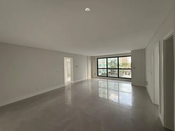 Apartamento Moderno com Sacada e Lazer Completo com Piscinas e Estrutura de Resort