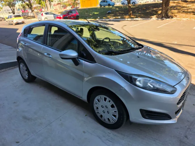 Ford Fiesta 1.5 16V Flex Mec. 5P 2015