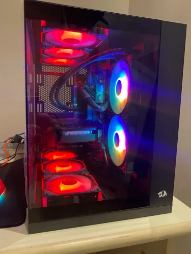 Vendo PC Gamer Ryzen 75700X3D + RTX 4060