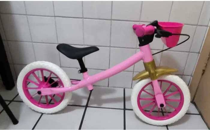 Bicicleta de equilíbrio infantil