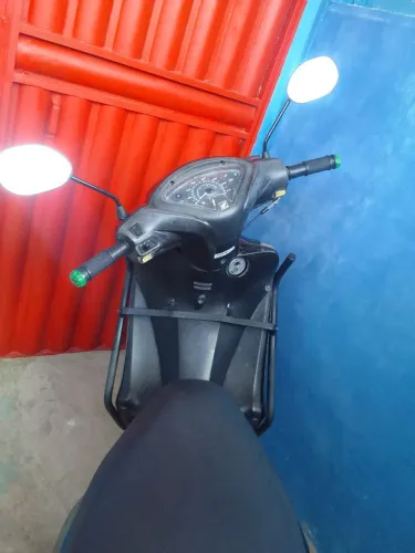 Vendo moto biz 125 .