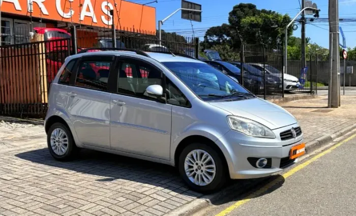 Fiat Idea Attractive 1.4 Fire Flex 8V 5P 2011