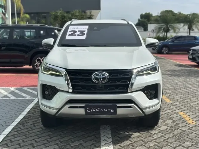 Toyota Hilux SW4 SRX 4X4 2.8 TDI 16V Dies. Aut. 2023