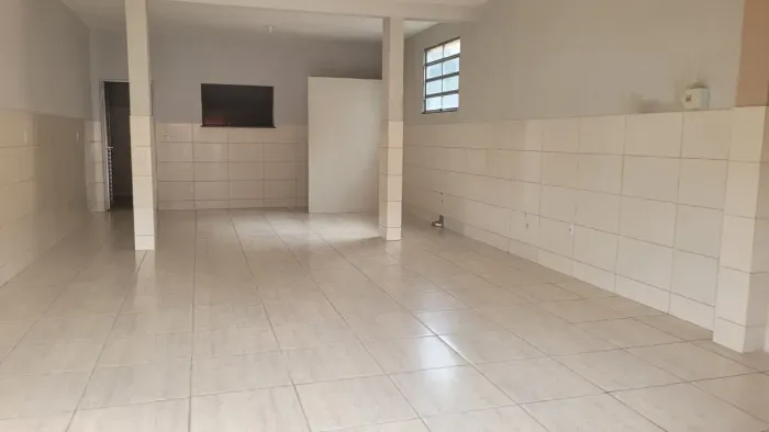 Lene Pegado luga Ponto Comercial na Av Senador Lemos próximo da Av Dr. Freitas