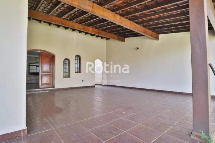 Casa para alugar, 4 quartos, Marta Helena - Uberlândia/MG - Rotina Imobiliária