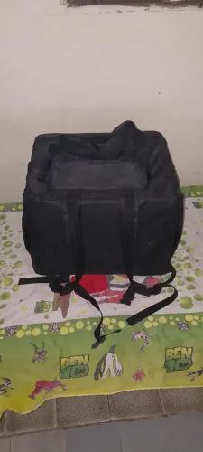 Vendo bag preta de entregador em ótimo Estado apenas 2 dias de uso semi nova