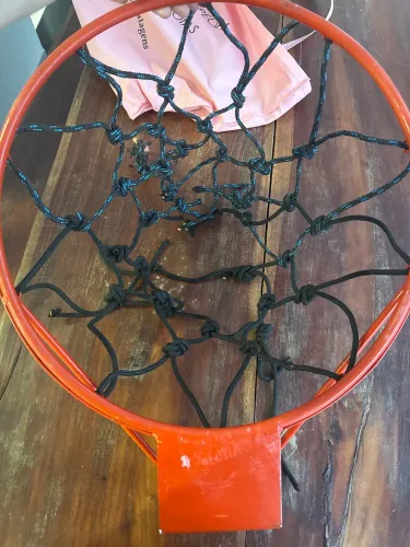 Cesta de basquete usado sem mola 