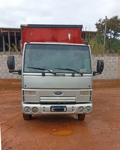 FORD CARGO 712 2009 COM SÓ 273 MIL KM