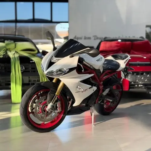 TRIUMPH DAYTONA 675R 2016