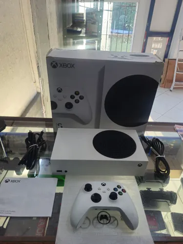 X box séries s completo na caixa ( vai rodar GTA 6)