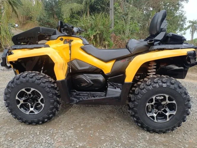 Quadriciclo Can Am 650max 