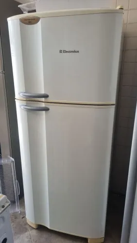 Geladeira Electrolux 220v com garantia!