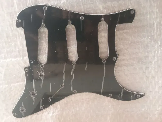 Escudo preto estratocaster novo e tampa traseira