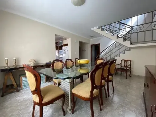 Sobrado com 5 dormitórios à venda, 250 m² por R$ 850.000,00 - Jardim Santa Clara - Taubaté