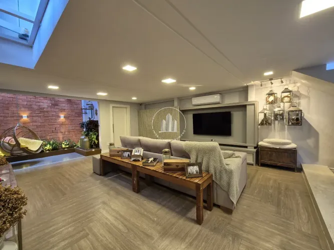 Casa 3 Quartos com 3 Suítes e 280m² - Bela Vista - JMS