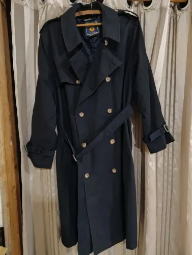 Sobretudo Glenmore Classic em gabardine com forro de cetim