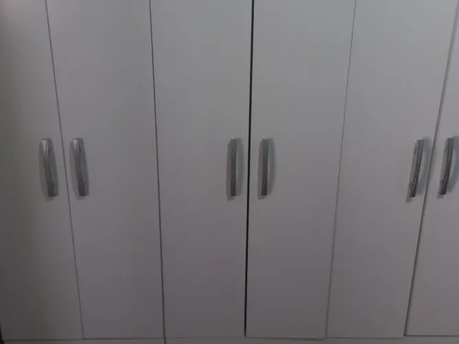Guarda roupa 6 portas