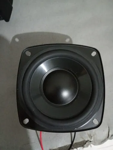Alto falantes JBL